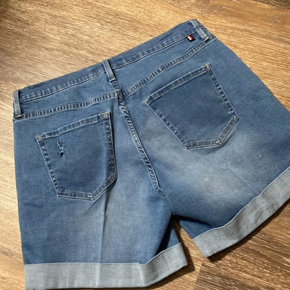 Tommy Hilfer denim distressed jeans shorts size 10 - Picture 6 of 9